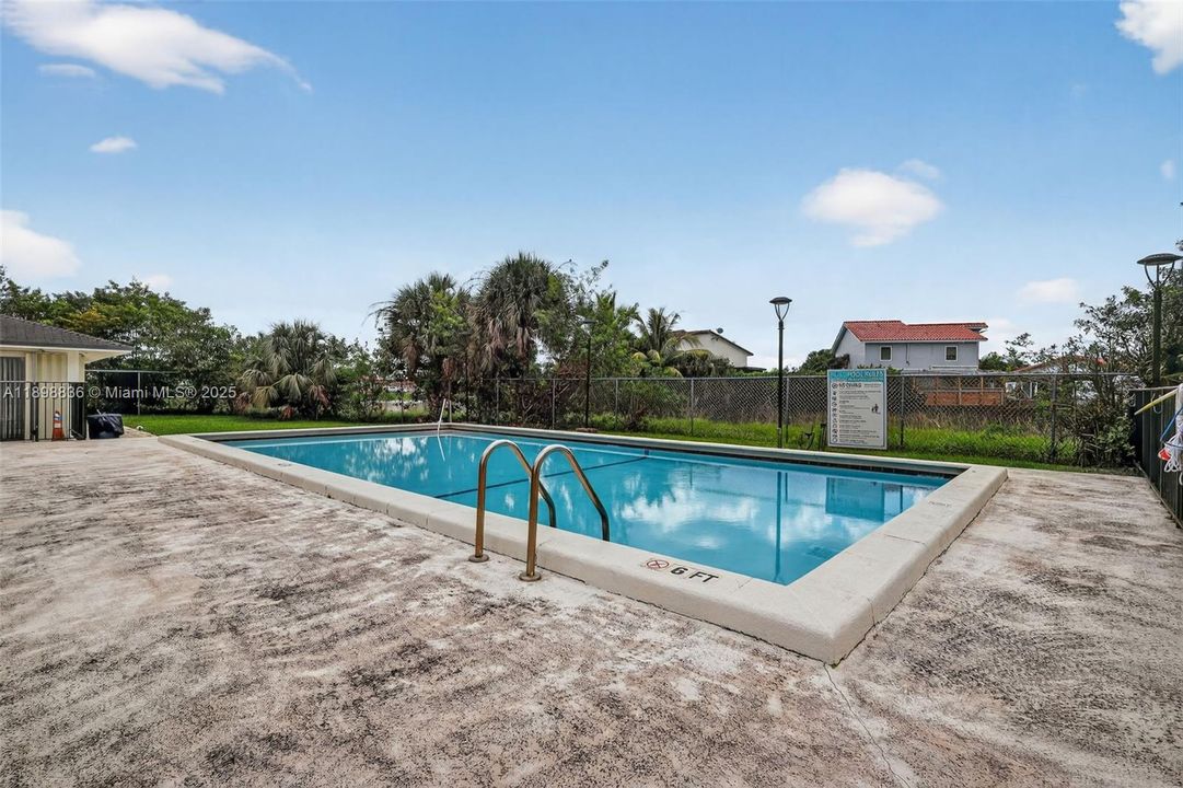 最近售出: $265,000 (2 贝兹, 2 浴室, 1170 平方英尺)