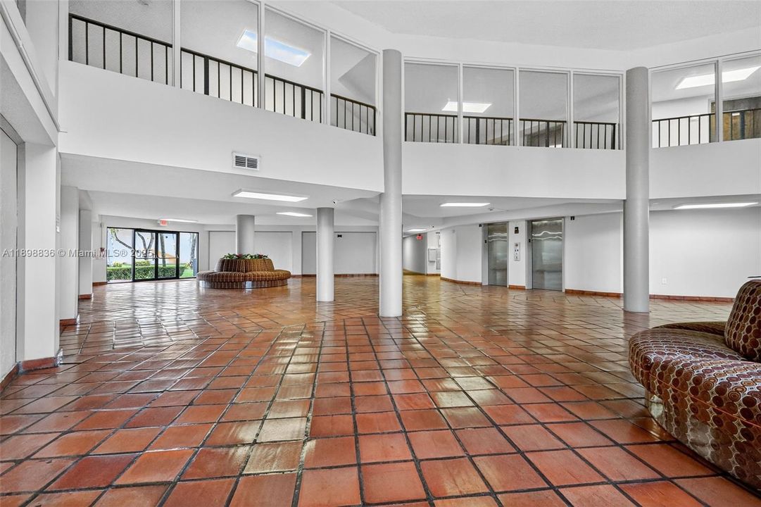 最近售出: $265,000 (2 贝兹, 2 浴室, 1170 平方英尺)