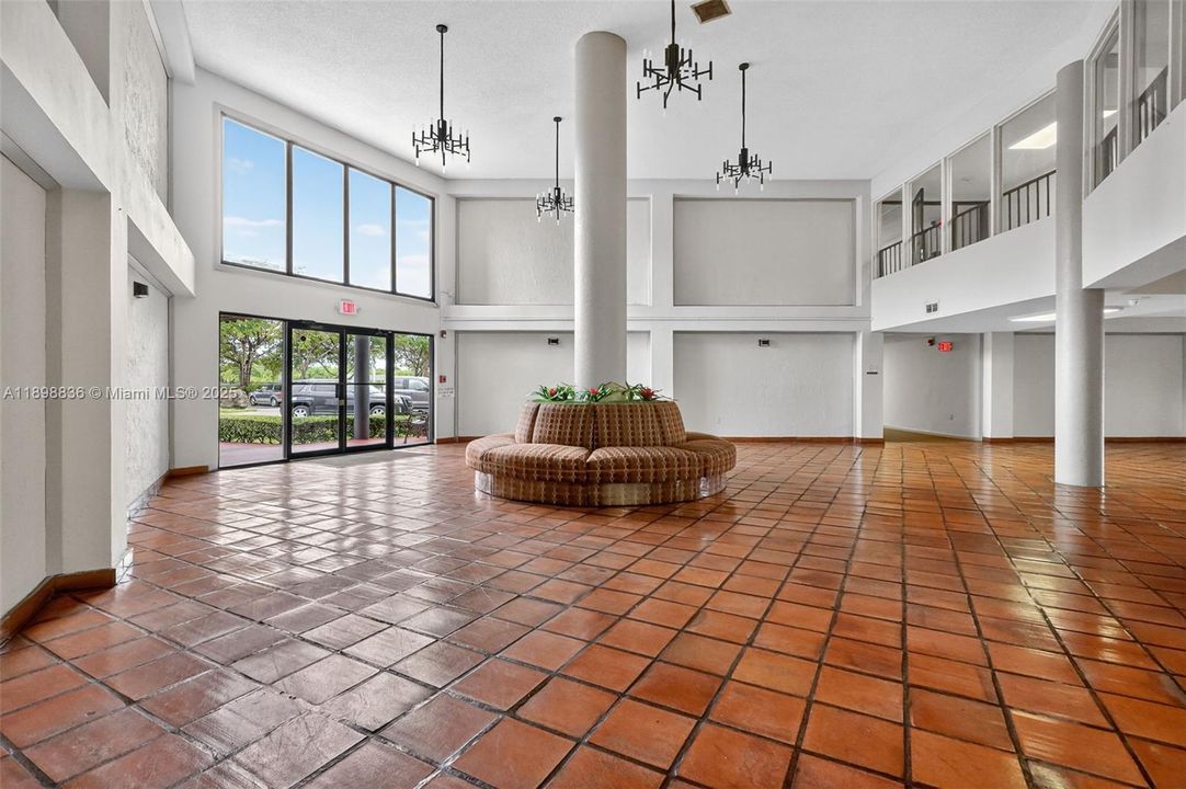 最近售出: $265,000 (2 贝兹, 2 浴室, 1170 平方英尺)