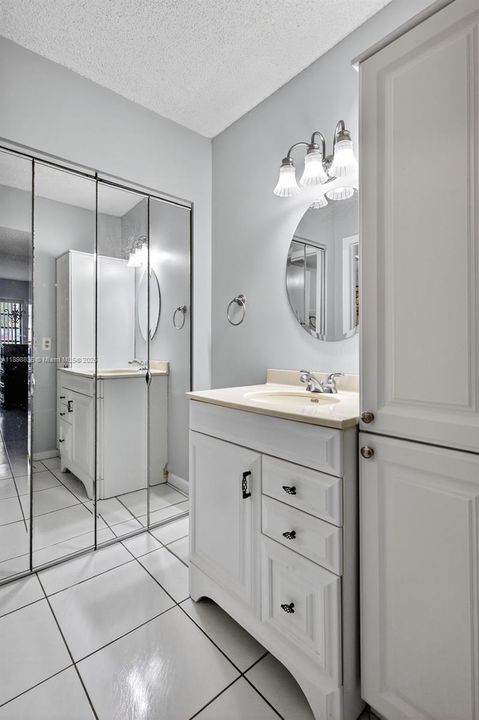 最近售出: $265,000 (2 贝兹, 2 浴室, 1170 平方英尺)