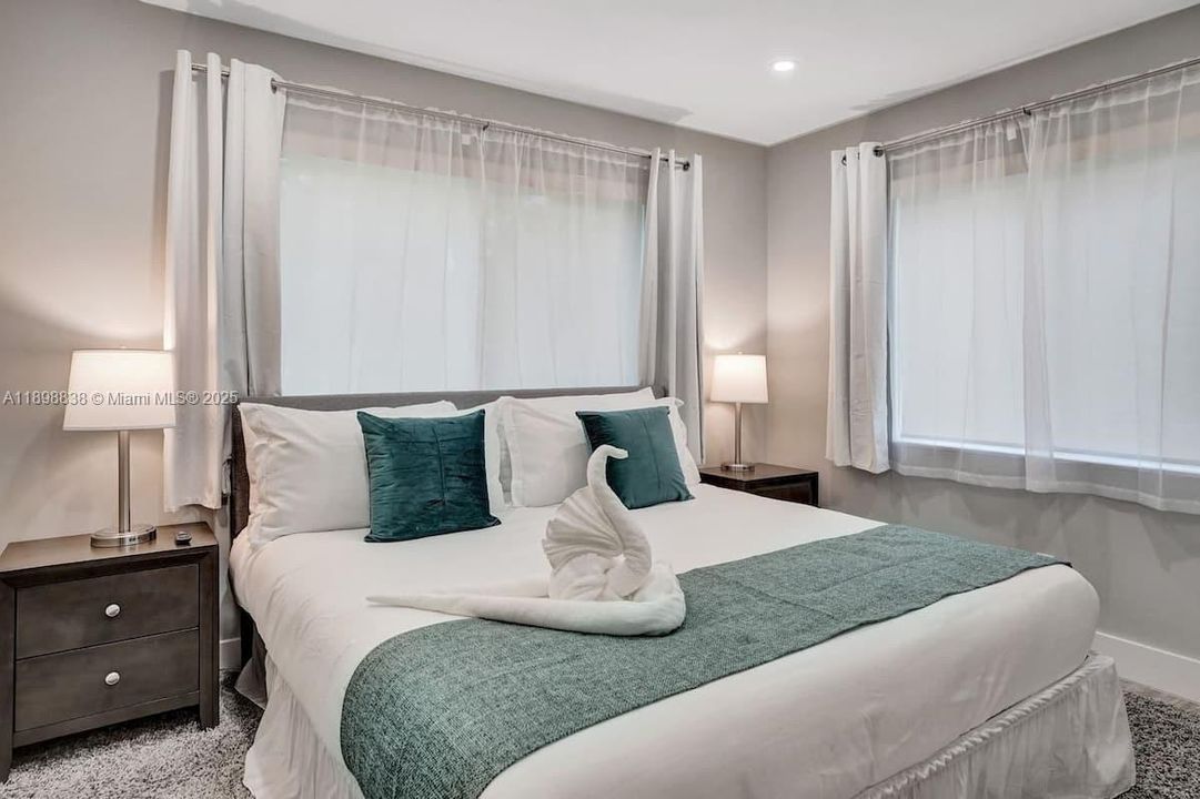 В аренду: $6,995 (4 спален, 3 ванн, 1582 Квадратных фут)