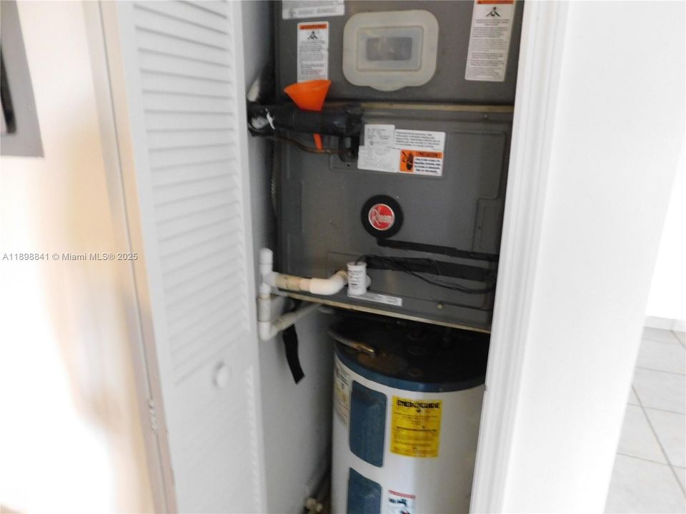 Recently Rented: $2,175 (2 beds, 2 baths, 1110 Square Feet)