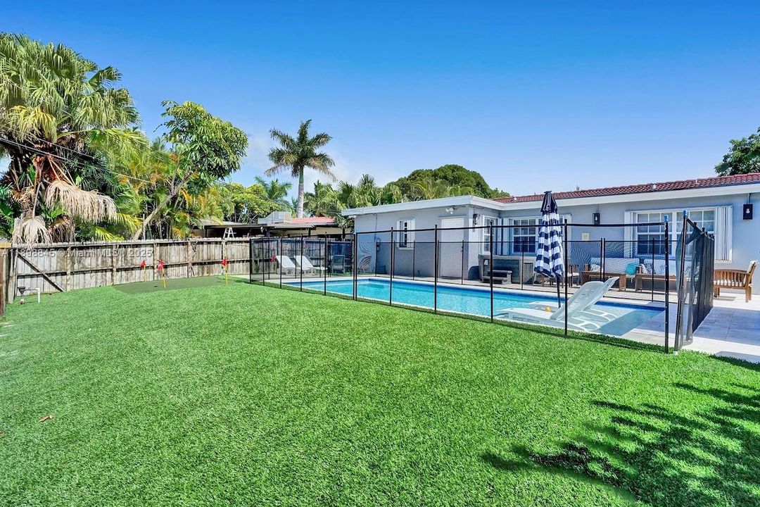 В аренду: $6,995 (4 спален, 3 ванн, 1767 Квадратных фут)