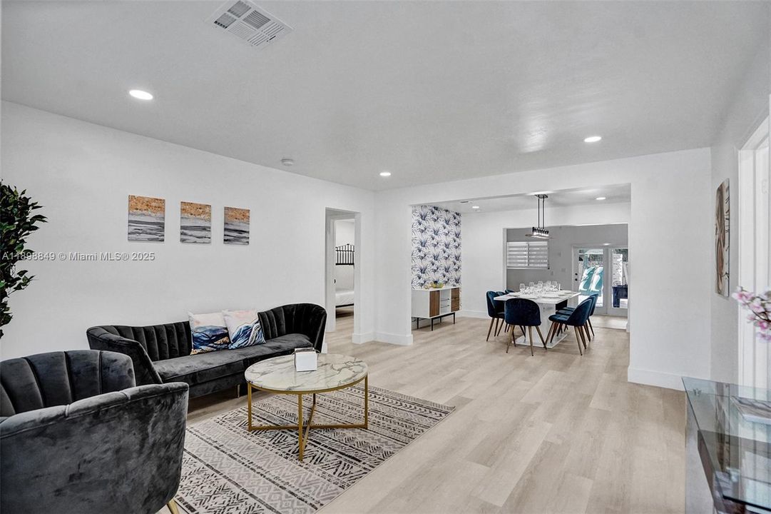 待售: $999,000 (4 贝兹, 3 浴室, 1616 平方英尺)