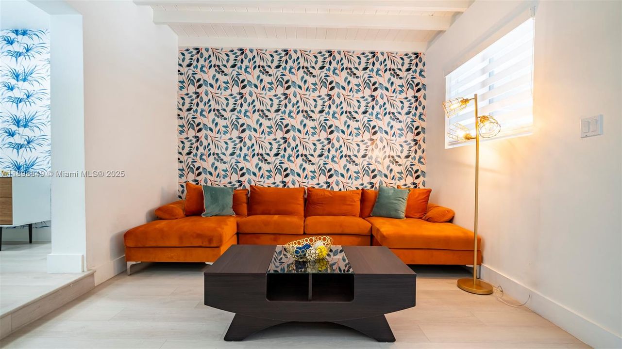 待售: $999,000 (4 贝兹, 3 浴室, 1616 平方英尺)