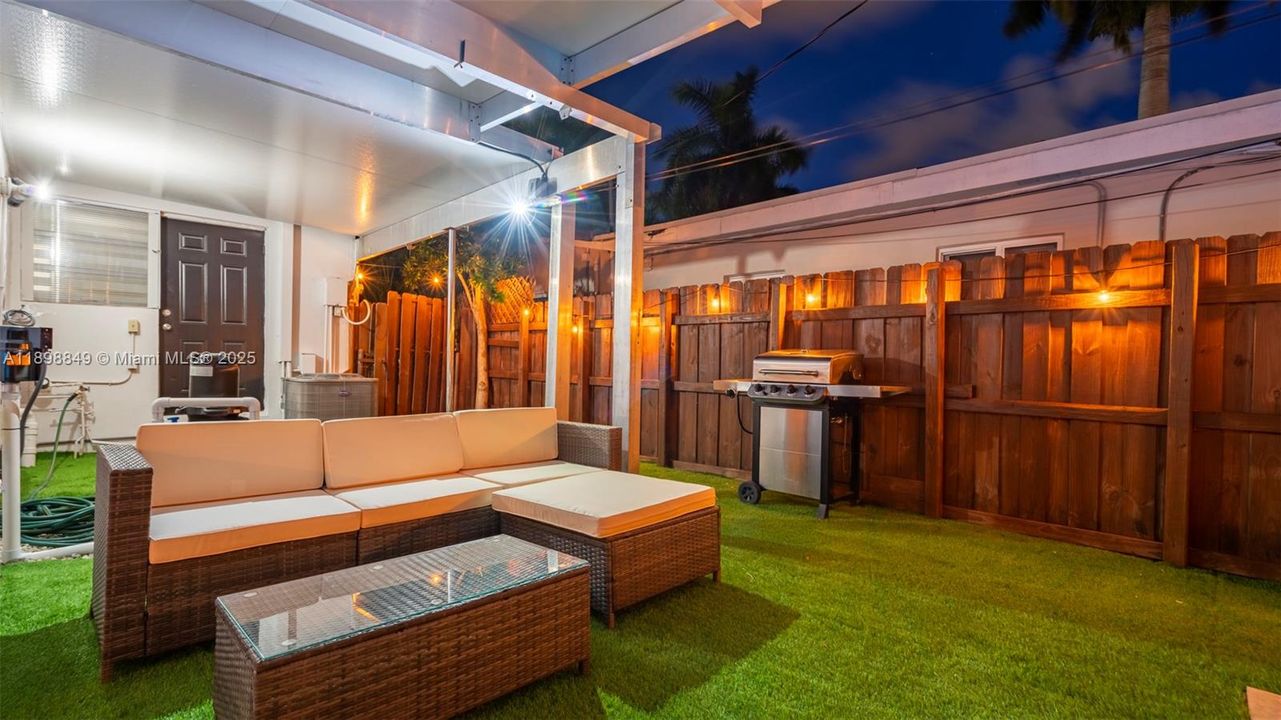 待售: $999,000 (4 贝兹, 3 浴室, 1616 平方英尺)