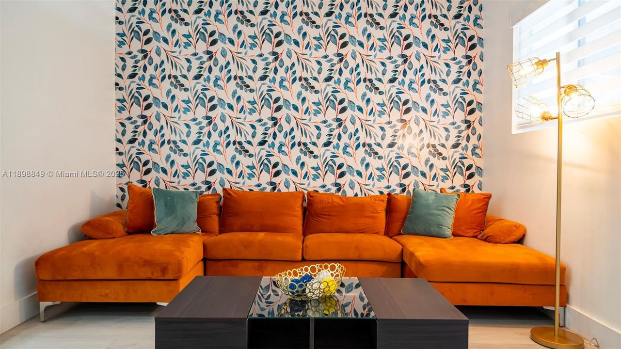 待售: $999,000 (4 贝兹, 3 浴室, 1616 平方英尺)