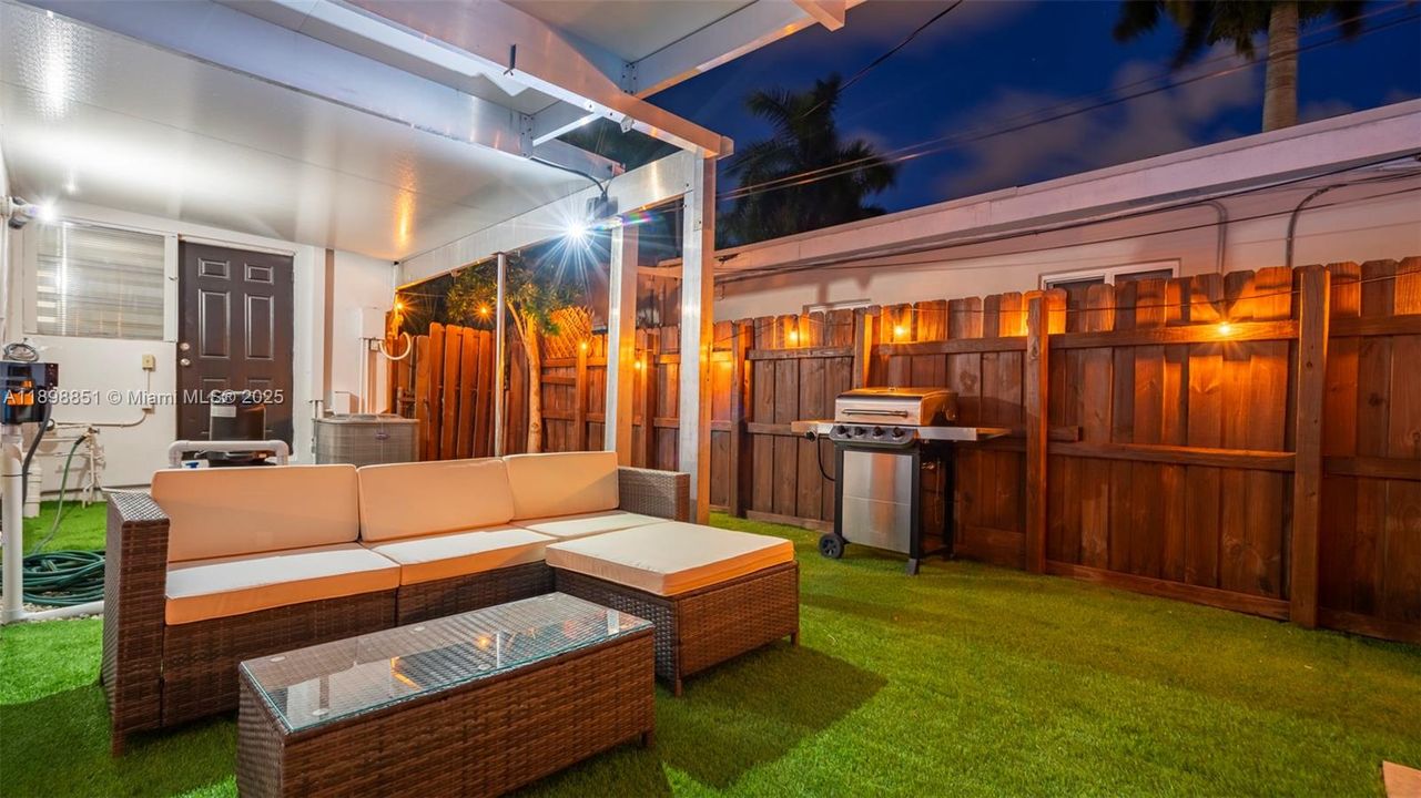 For Rent: $6,995 (4 beds, 3 baths, 1616 Square Feet)