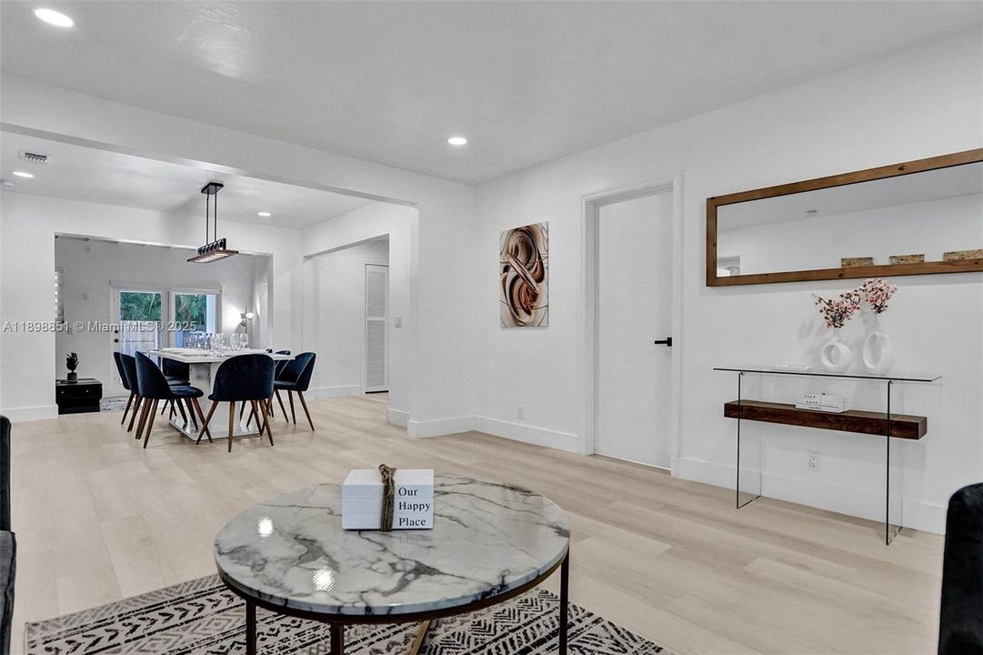 For Rent: $6,995 (4 beds, 3 baths, 1616 Square Feet)