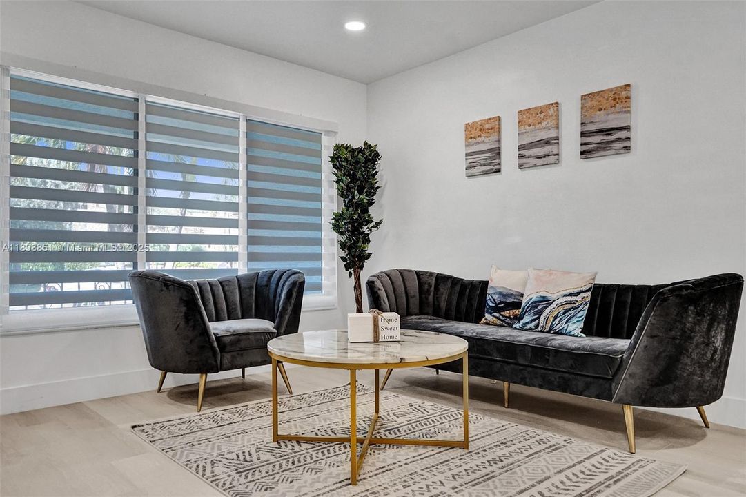 For Rent: $6,995 (4 beds, 3 baths, 1616 Square Feet)