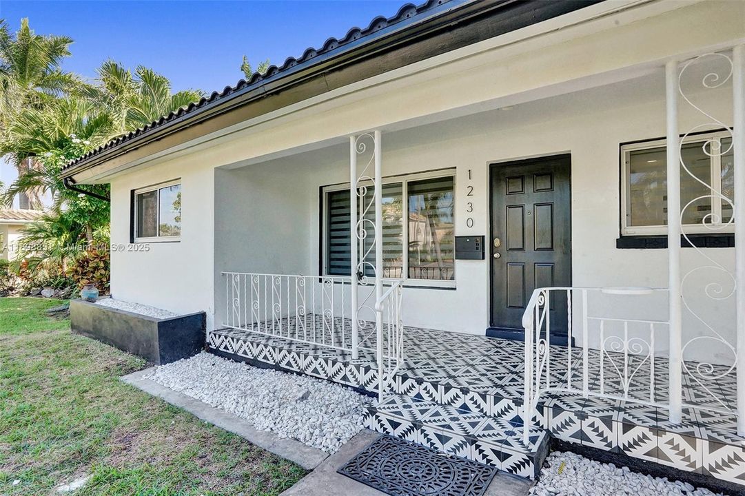 For Rent: $6,995 (4 beds, 3 baths, 1616 Square Feet)