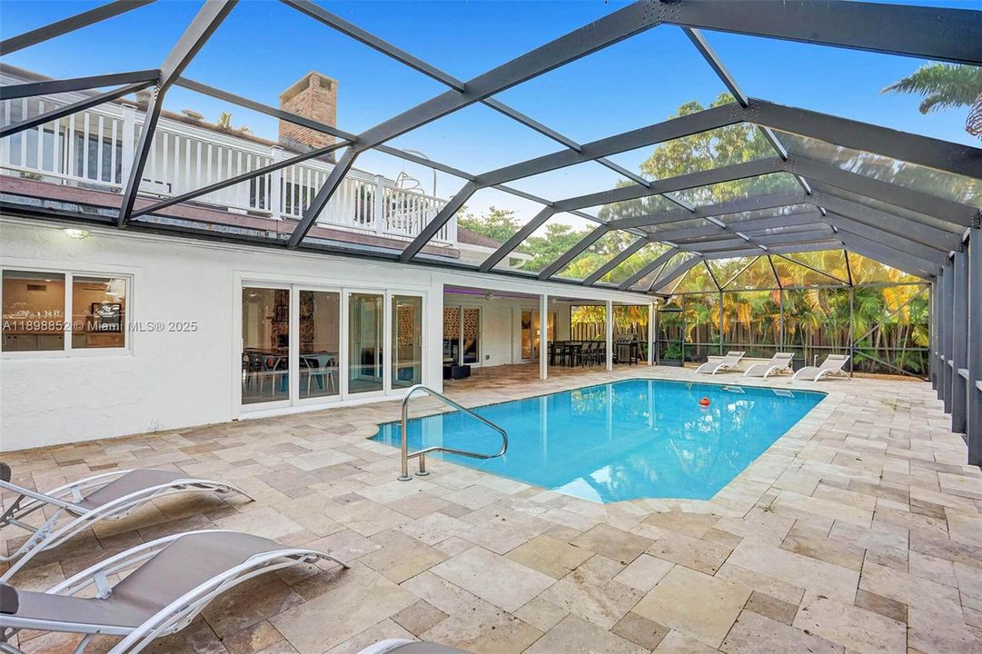 For Sale: $1,825,000 (5 beds, 3 baths, 2778 Square Feet)