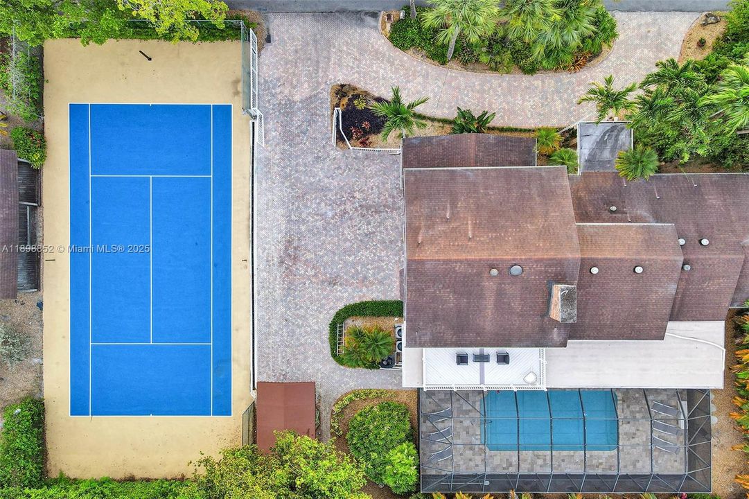 For Sale: $1,825,000 (5 beds, 3 baths, 2778 Square Feet)