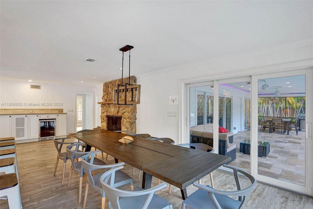 For Sale: $1,825,000 (5 beds, 3 baths, 2778 Square Feet)