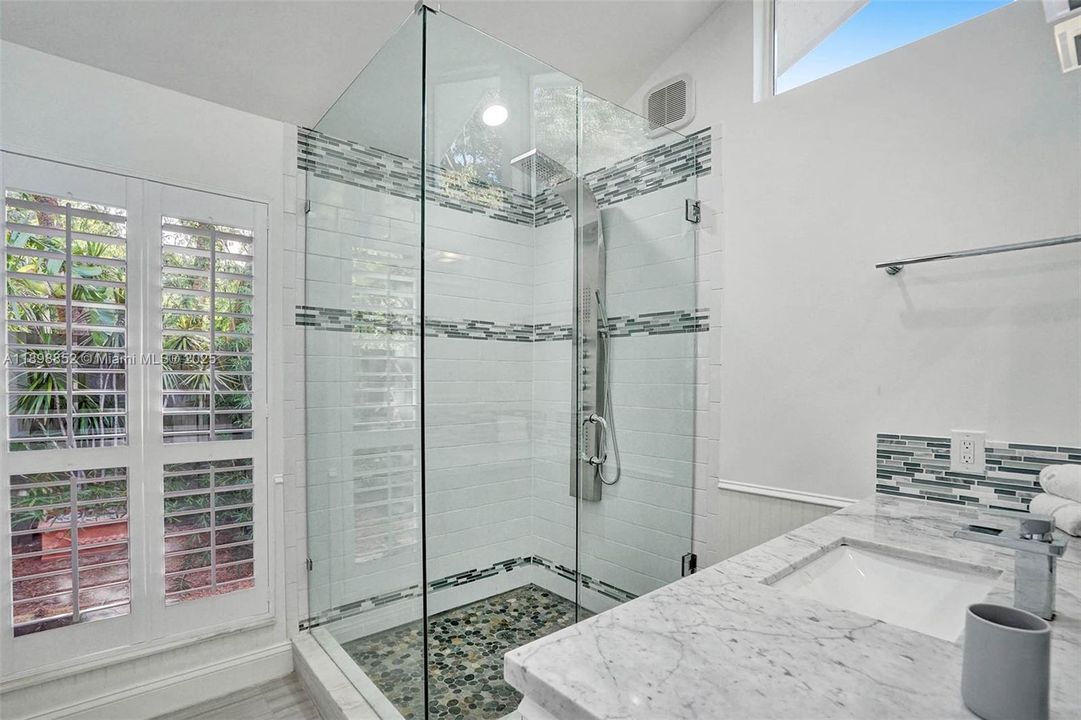 For Sale: $1,825,000 (5 beds, 3 baths, 2778 Square Feet)