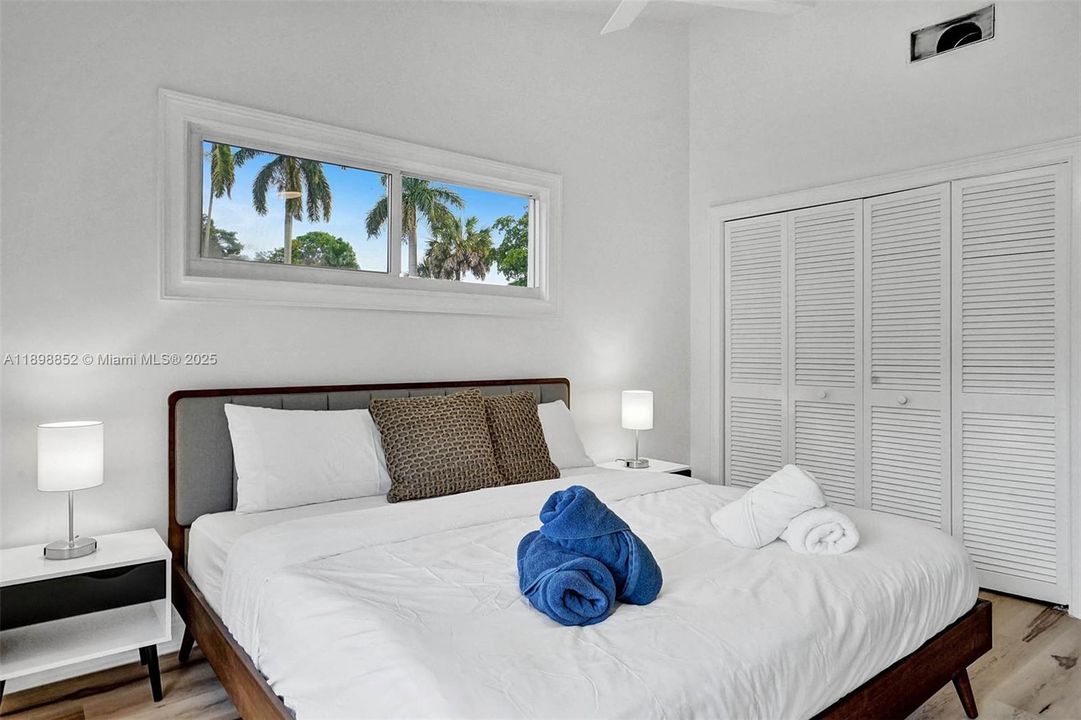 For Sale: $1,825,000 (5 beds, 3 baths, 2778 Square Feet)