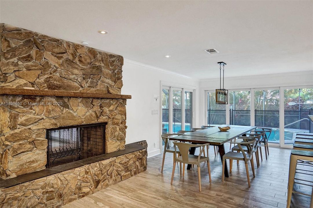 For Sale: $1,825,000 (5 beds, 3 baths, 2778 Square Feet)