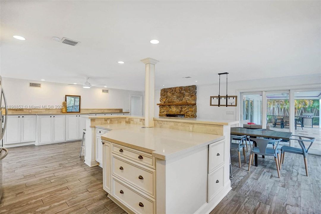 For Sale: $1,825,000 (5 beds, 3 baths, 2778 Square Feet)