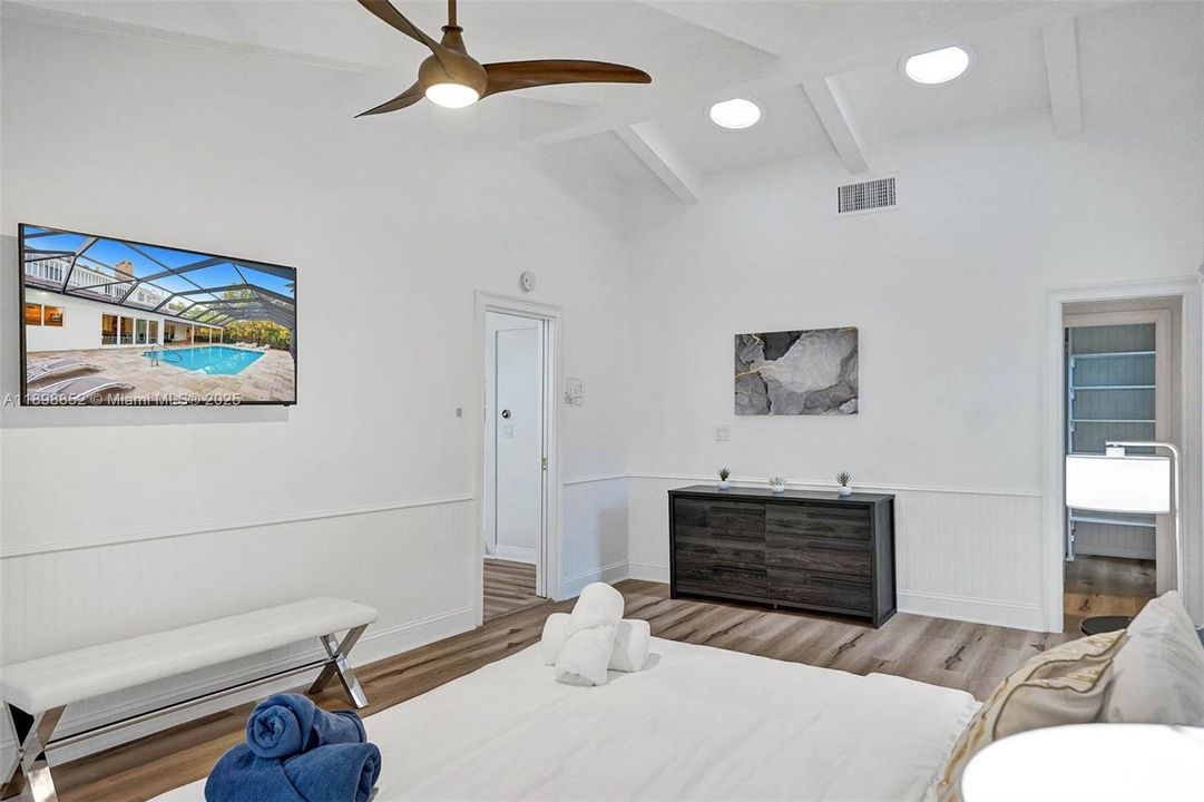 For Sale: $1,825,000 (5 beds, 3 baths, 2778 Square Feet)