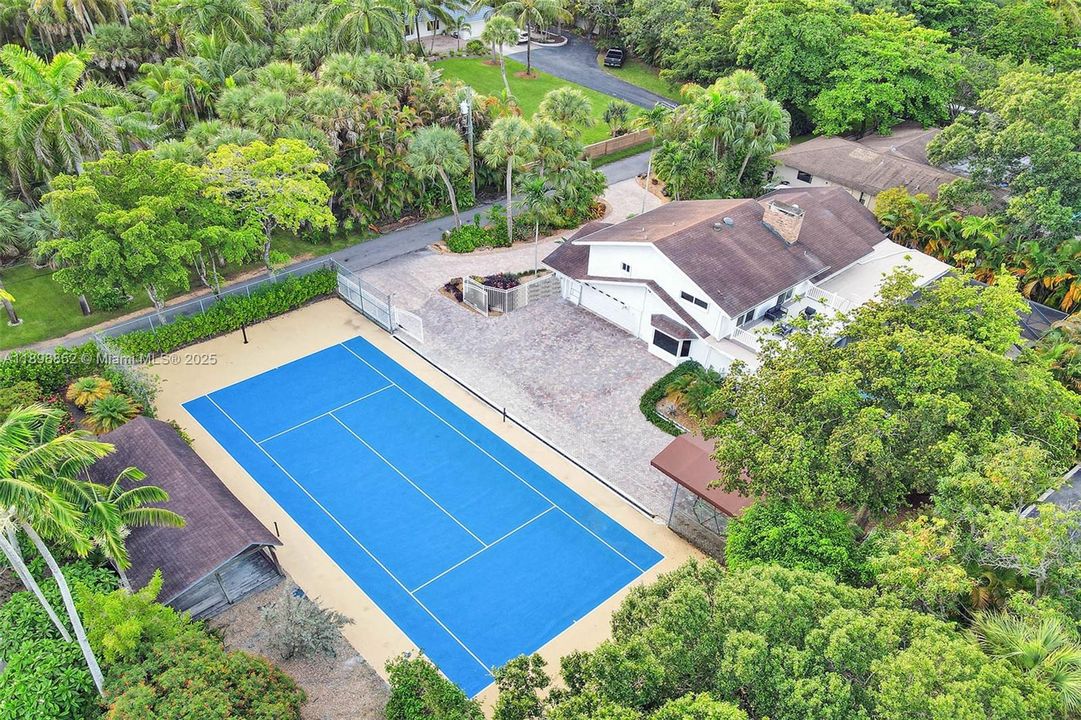 For Sale: $1,825,000 (5 beds, 3 baths, 2778 Square Feet)