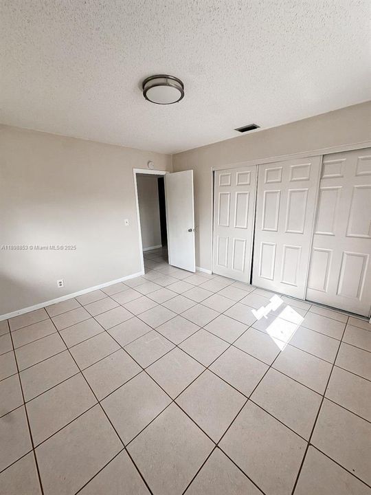 В аренду: $2,000 (2 спален, 1 ванн, 0 Квадратных фут)