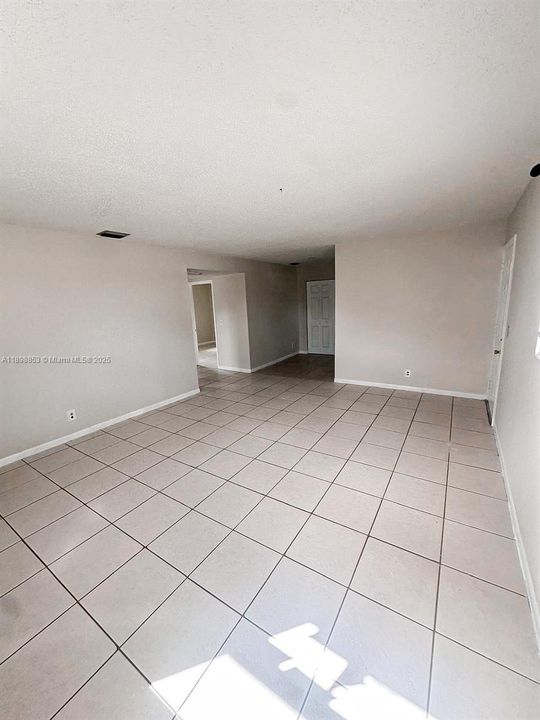 В аренду: $2,000 (2 спален, 1 ванн, 0 Квадратных фут)