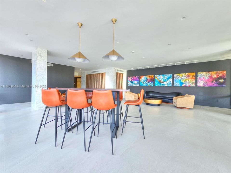 Active With Contract: $259,000 (1 beds, 1 baths, 490 Square Feet)