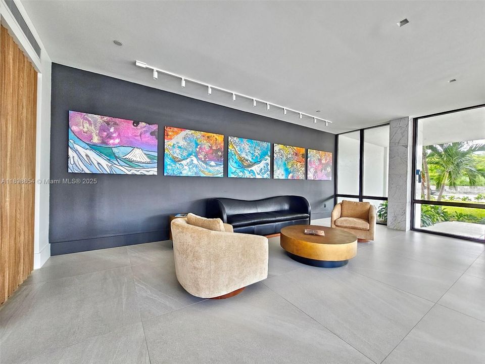 Active With Contract: $259,000 (1 beds, 1 baths, 490 Square Feet)