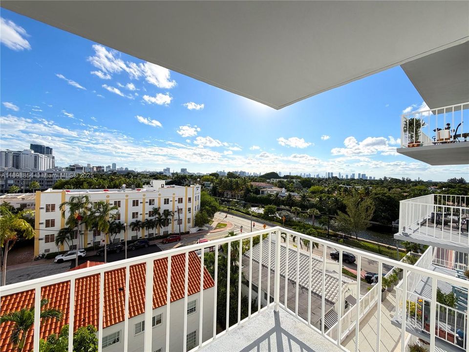 Active With Contract: $259,000 (1 beds, 1 baths, 490 Square Feet)