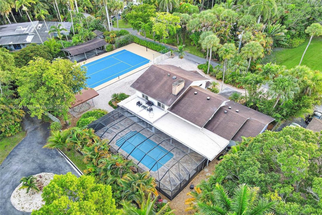 En Renta: $14,995 (5 camas, 3 baños, 2778 Pies cuadrados)