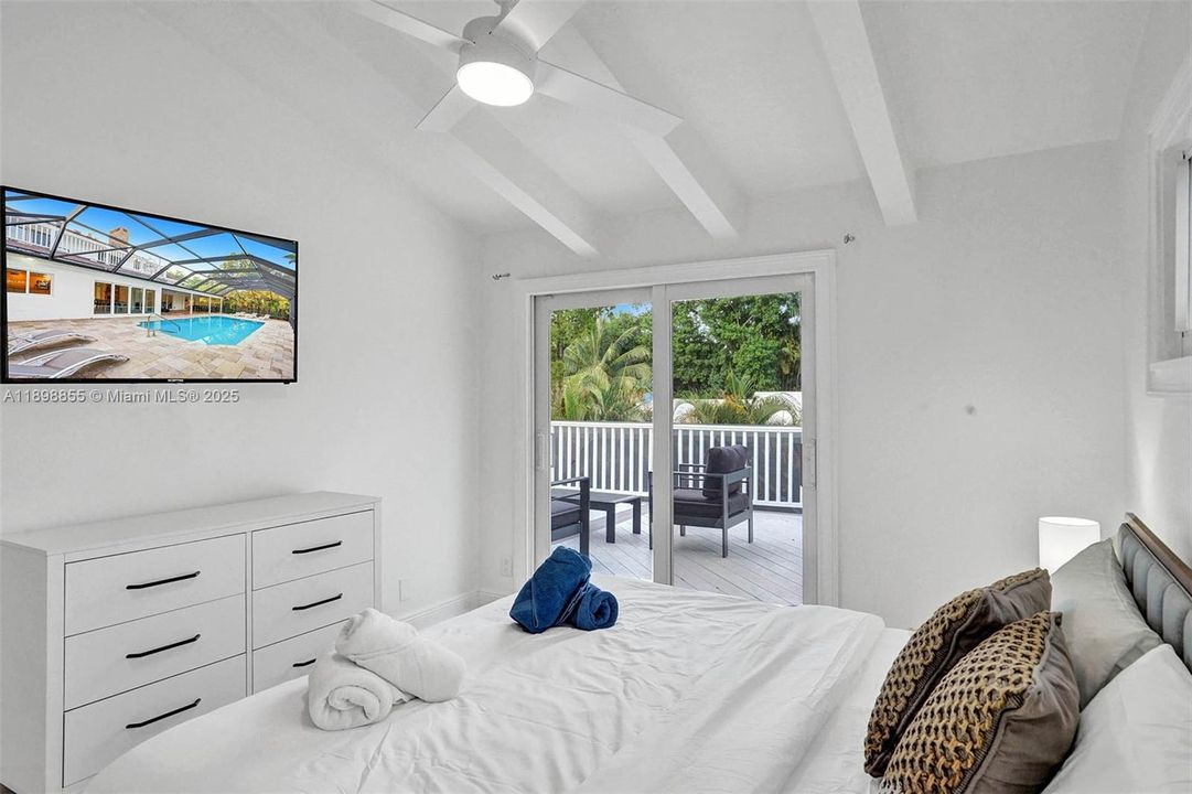 En Renta: $14,995 (5 camas, 3 baños, 2778 Pies cuadrados)