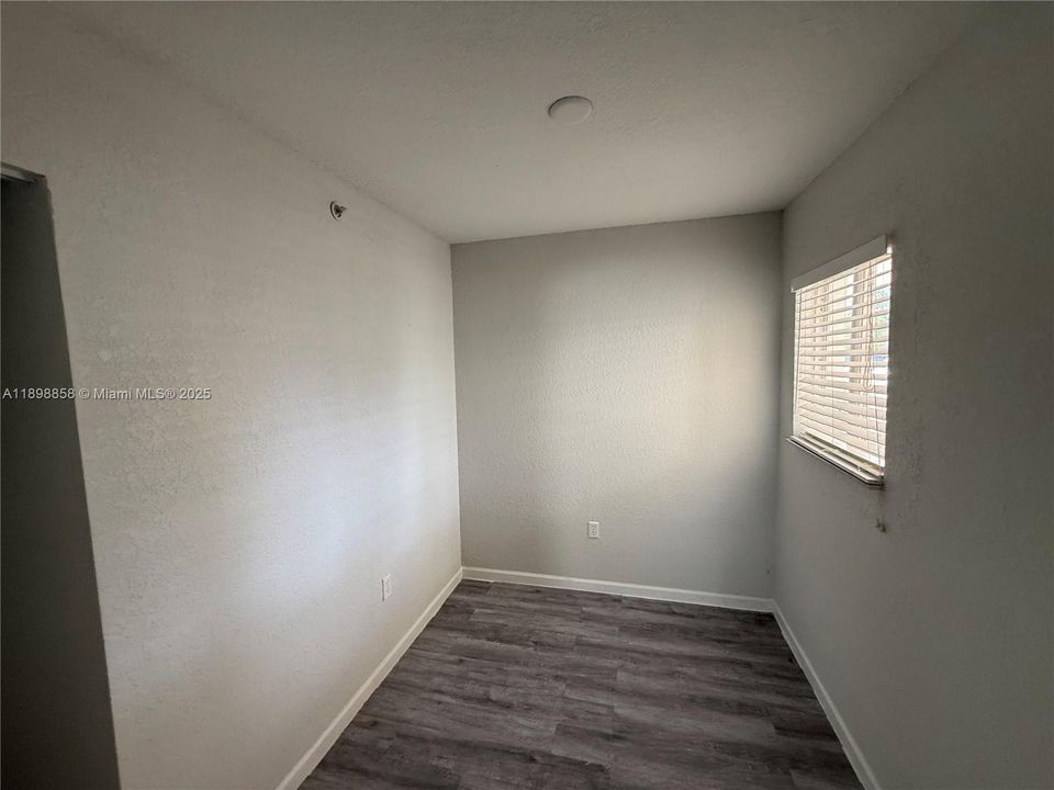 For Rent: $2,200 (3 beds, 2 baths, 1374 Square Feet)