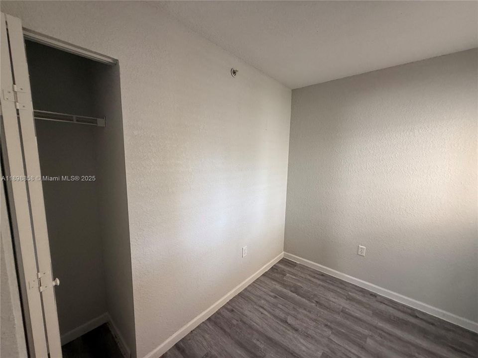 For Rent: $2,200 (3 beds, 2 baths, 1374 Square Feet)