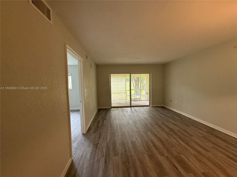 For Rent: $2,200 (3 beds, 2 baths, 1374 Square Feet)