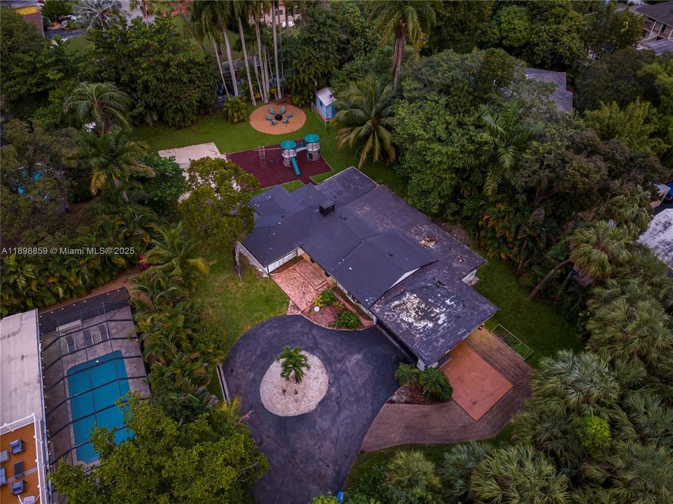 En Renta: $7,995 (5 camas, 4 baños, 2145 Pies cuadrados)