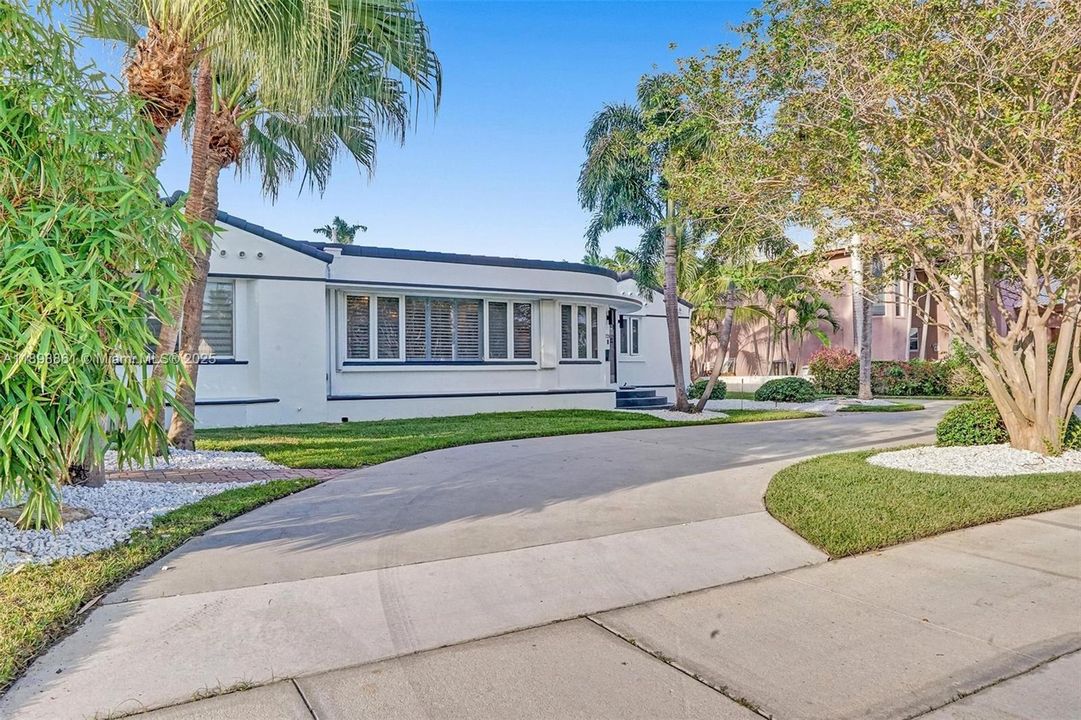 待售: $2,649,000 (7 贝兹, 5 浴室, 0 平方英尺)