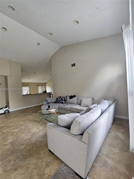 For Sale: $510,000 (3 beds, 2 baths, 1347 Square Feet)