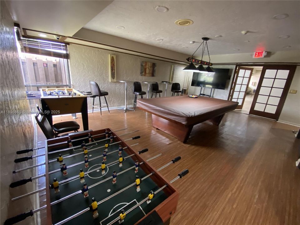 Под контрактом: $2,600 (2 спален, 2 ванн, 1290 Квадратных фут)