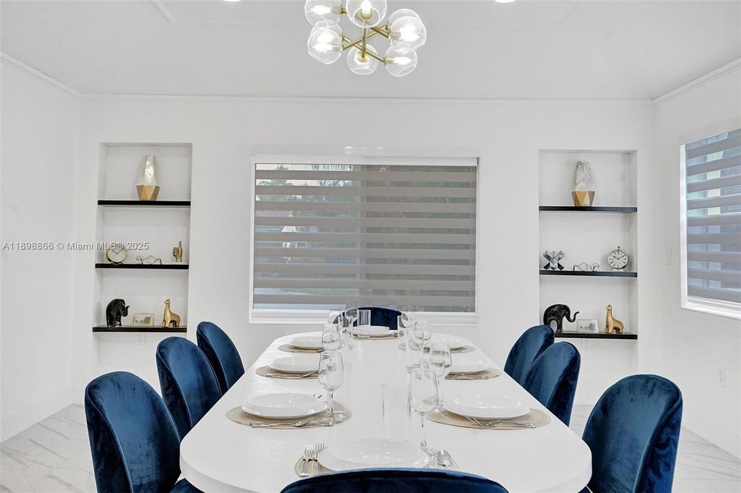 出租: $18,000 (7 贝兹, 5 浴室, 0 平方英尺)