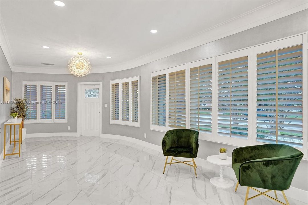 出租: $18,000 (7 贝兹, 5 浴室, 0 平方英尺)