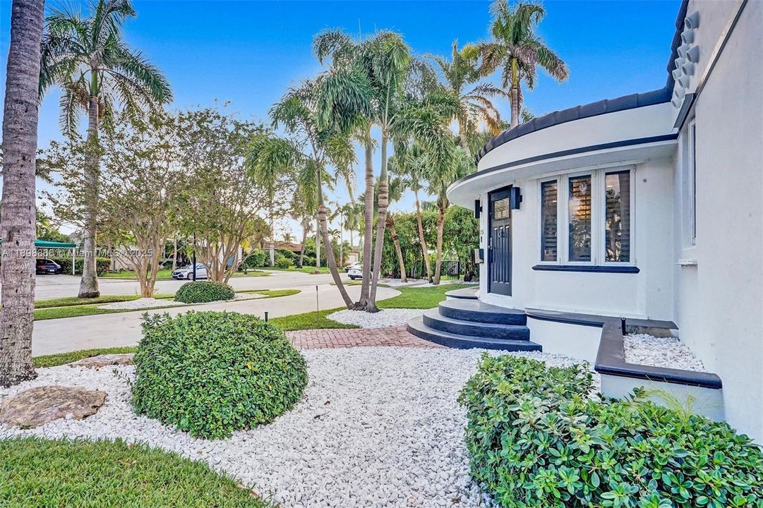 出租: $18,000 (7 贝兹, 5 浴室, 0 平方英尺)