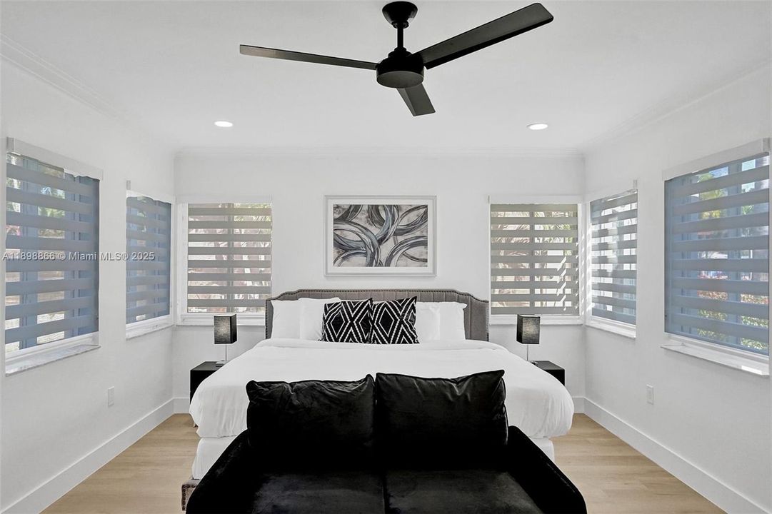 出租: $18,000 (7 贝兹, 5 浴室, 0 平方英尺)