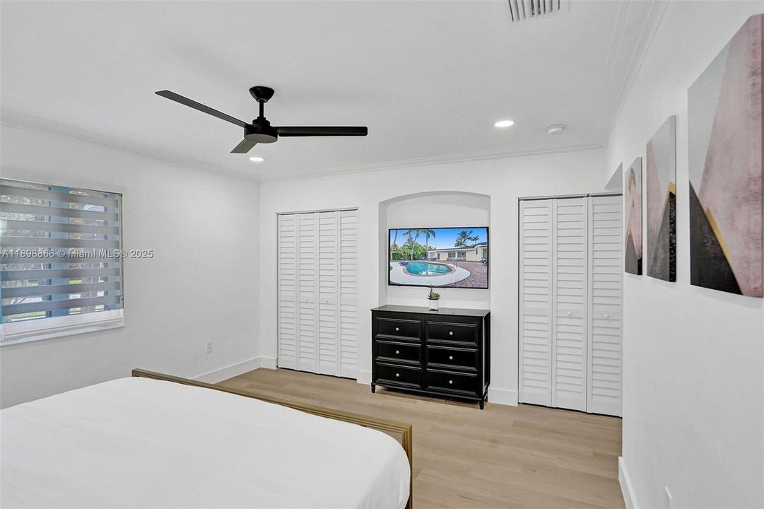 出租: $18,000 (7 贝兹, 5 浴室, 0 平方英尺)