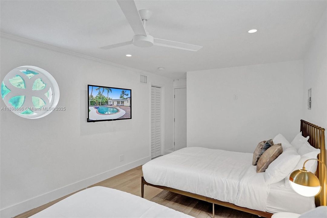 出租: $18,000 (7 贝兹, 5 浴室, 0 平方英尺)