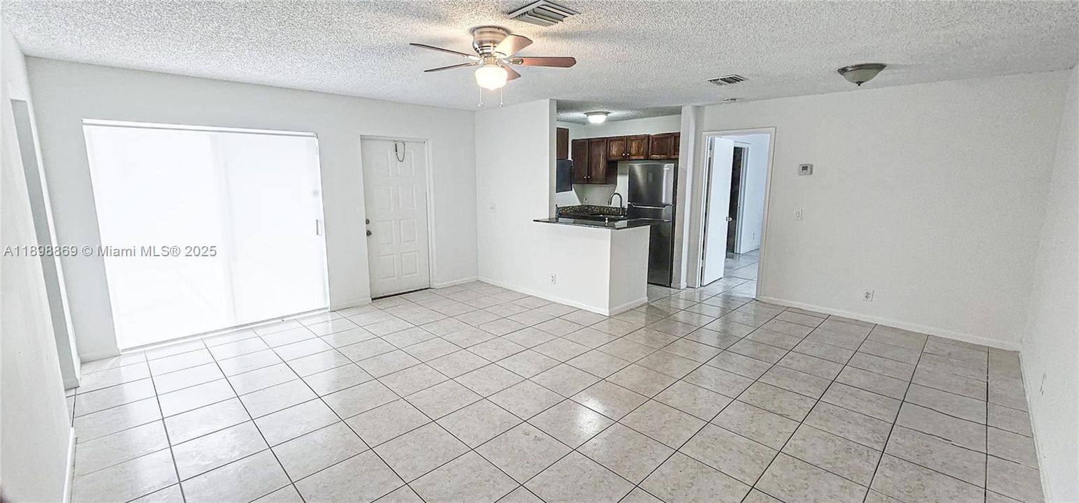 For Sale: $172,000 (2 beds, 2 baths, 864 Square Feet)