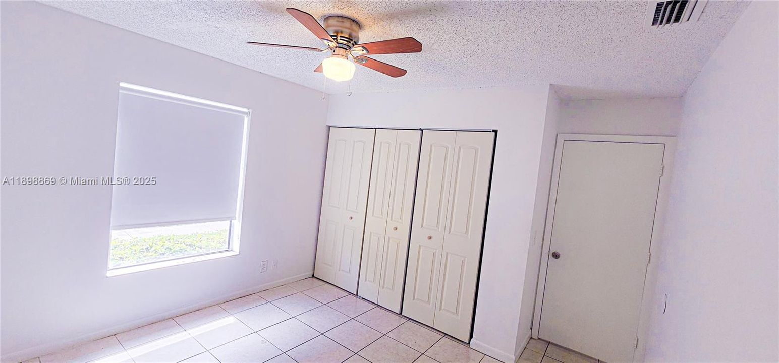 For Sale: $172,000 (2 beds, 2 baths, 864 Square Feet)