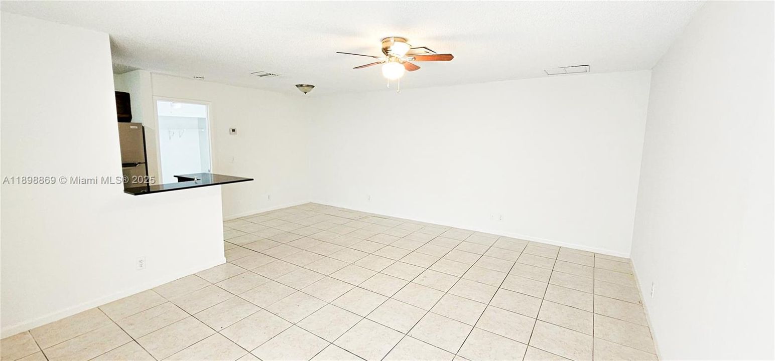 For Sale: $172,000 (2 beds, 2 baths, 864 Square Feet)