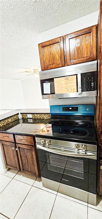 For Sale: $172,000 (2 beds, 2 baths, 864 Square Feet)
