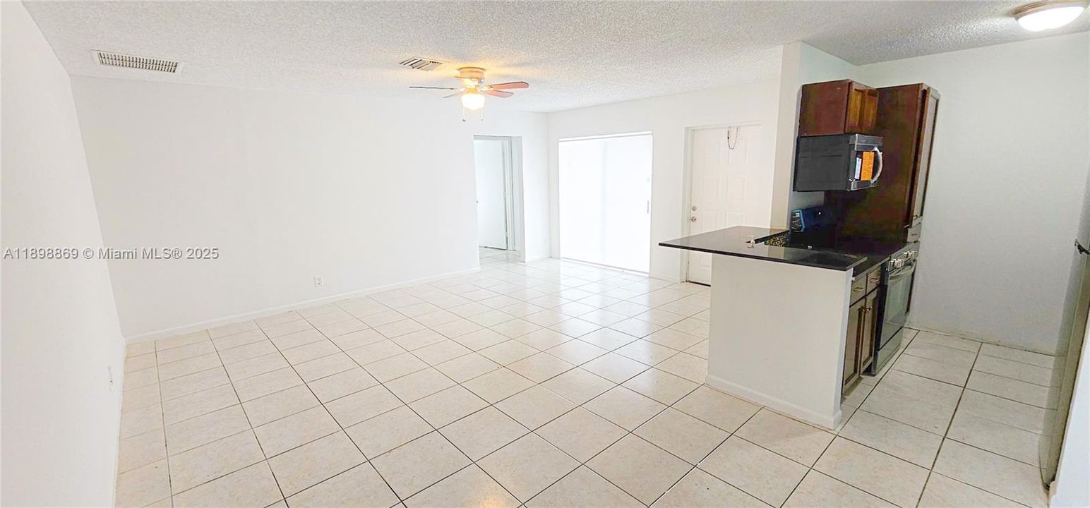 For Sale: $172,000 (2 beds, 2 baths, 864 Square Feet)