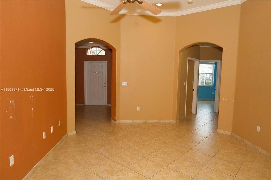 Recently Sold: $645,000 (4 beds, 2 baths, 1618 Square Feet)